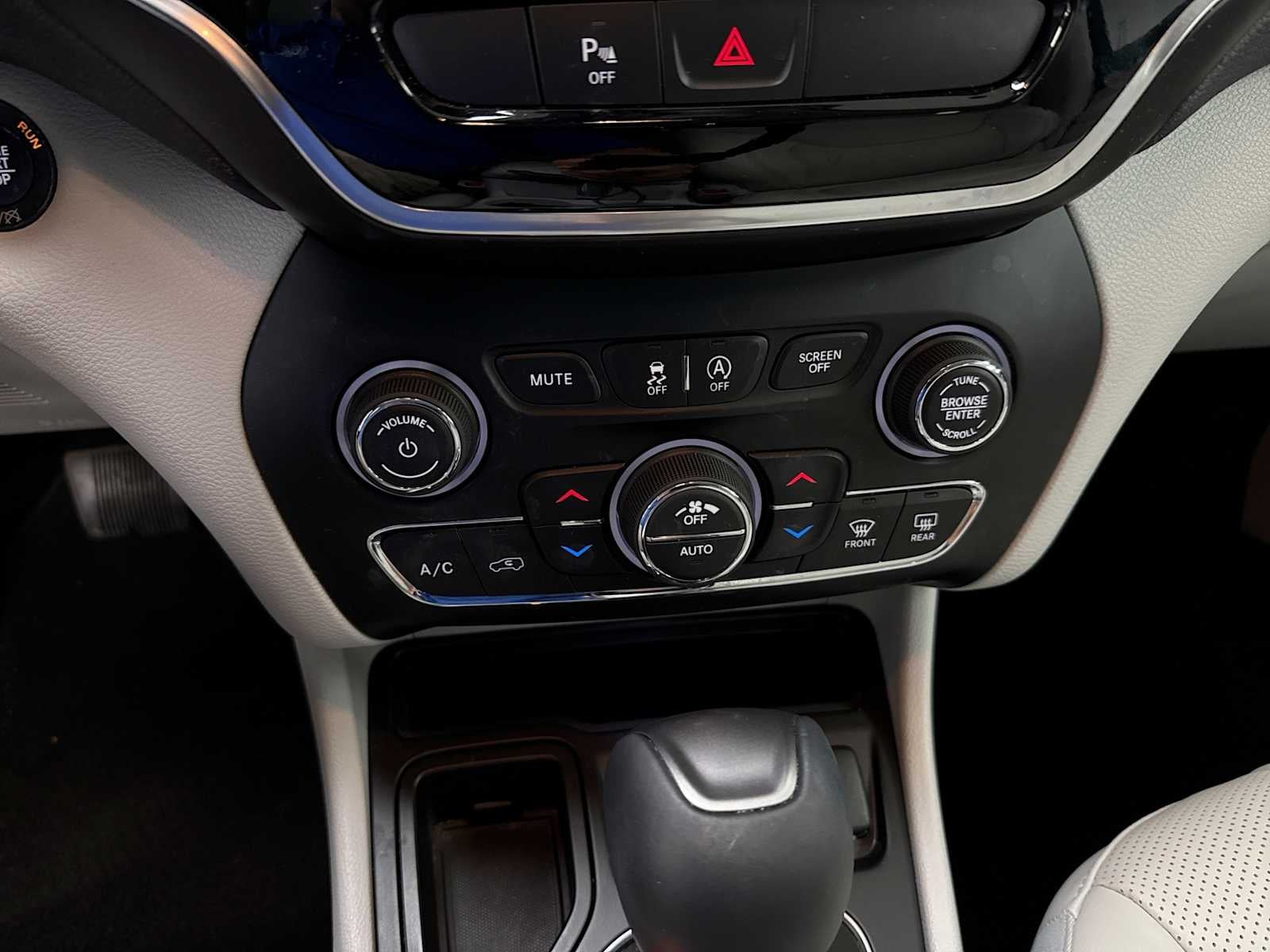 2019 Jeep Cherokee Limited FWD