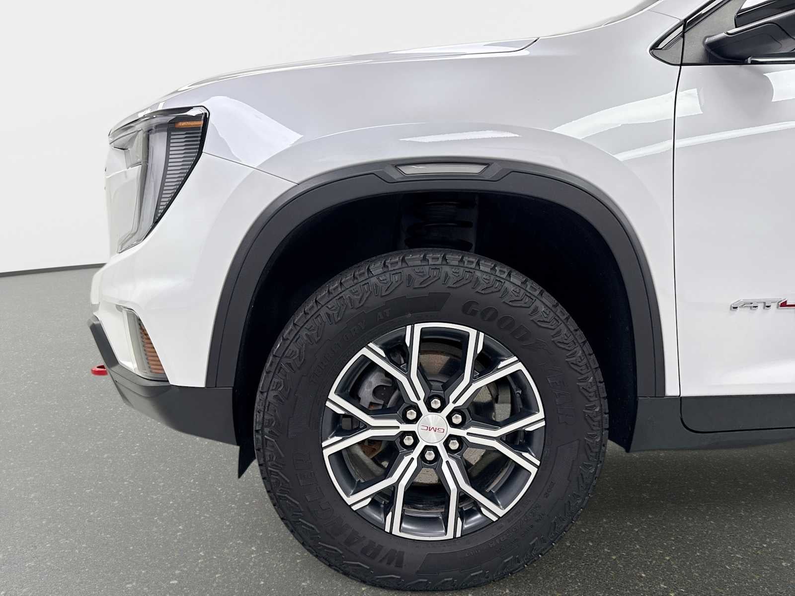 2024 GMC Acadia AT4