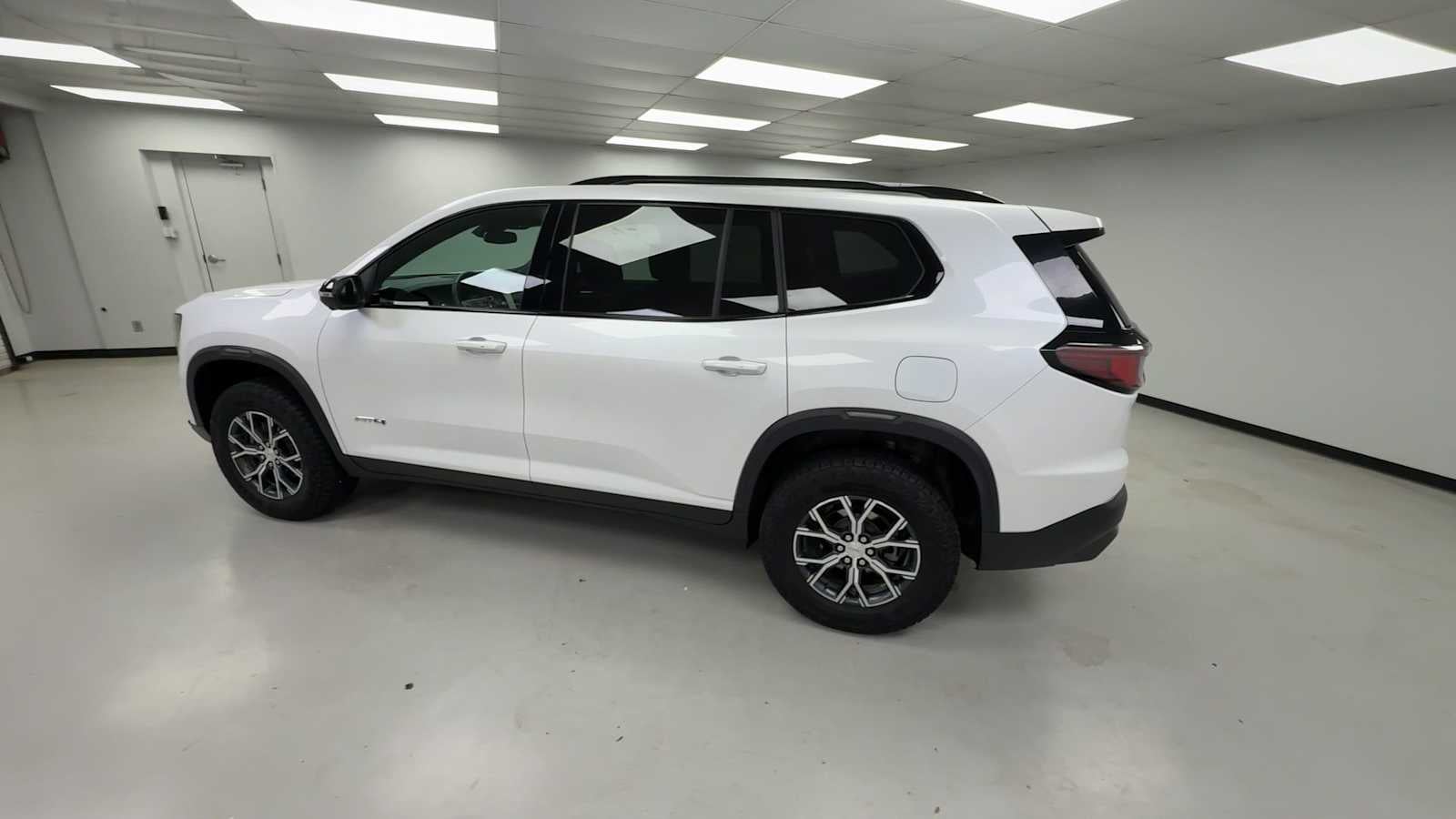 2024 GMC Acadia AT4
