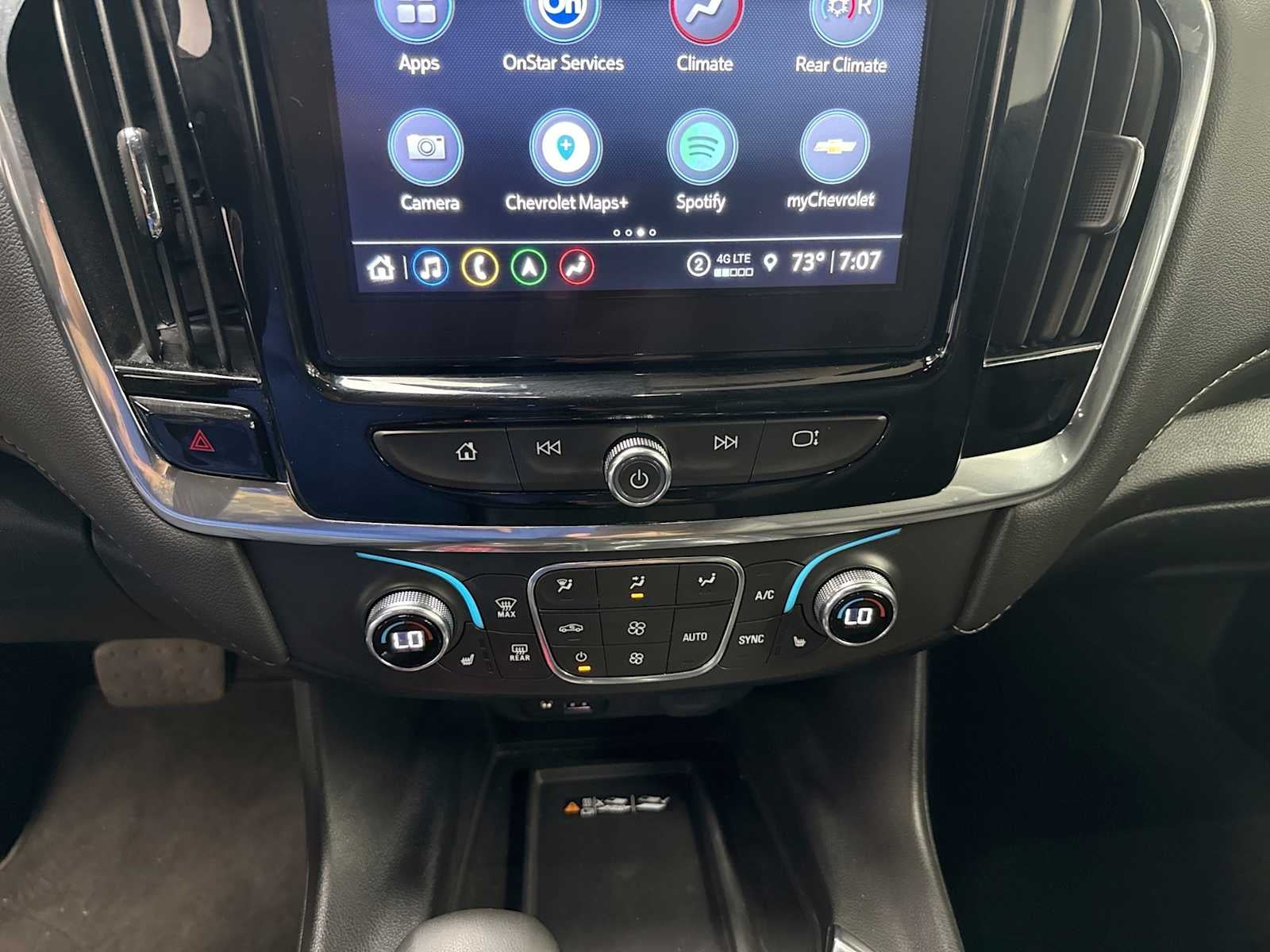 2023 Chevrolet Traverse LT Leather