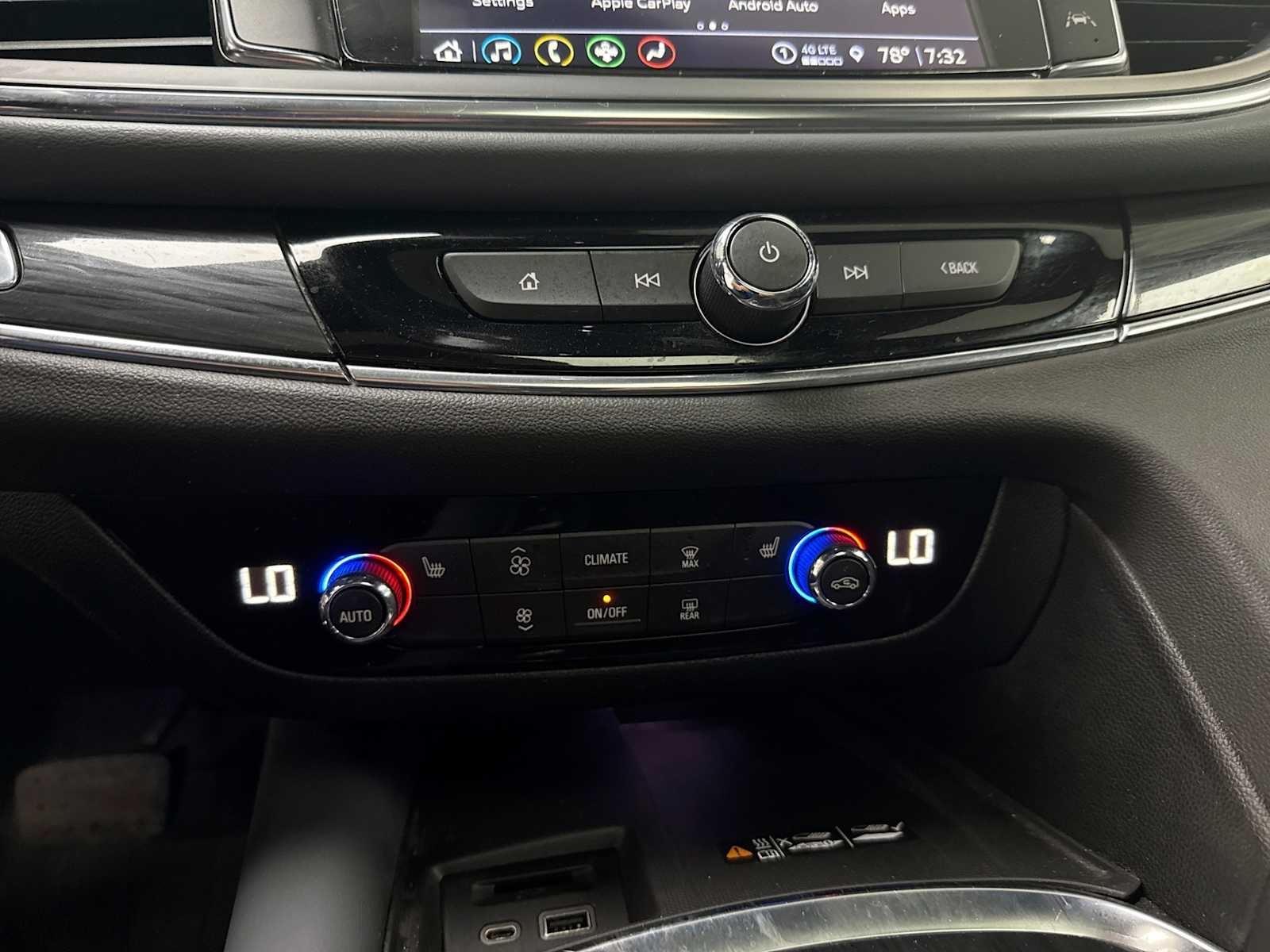 2024 Buick Enclave Essence